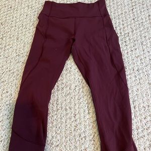 LuLuLemon. Midrise Bergundy Cropped Leggings